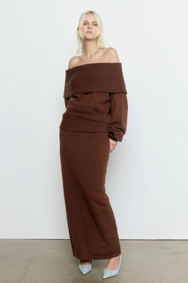 SANNA OFF SHOULDER SWEATER - COFFEE - Image 3